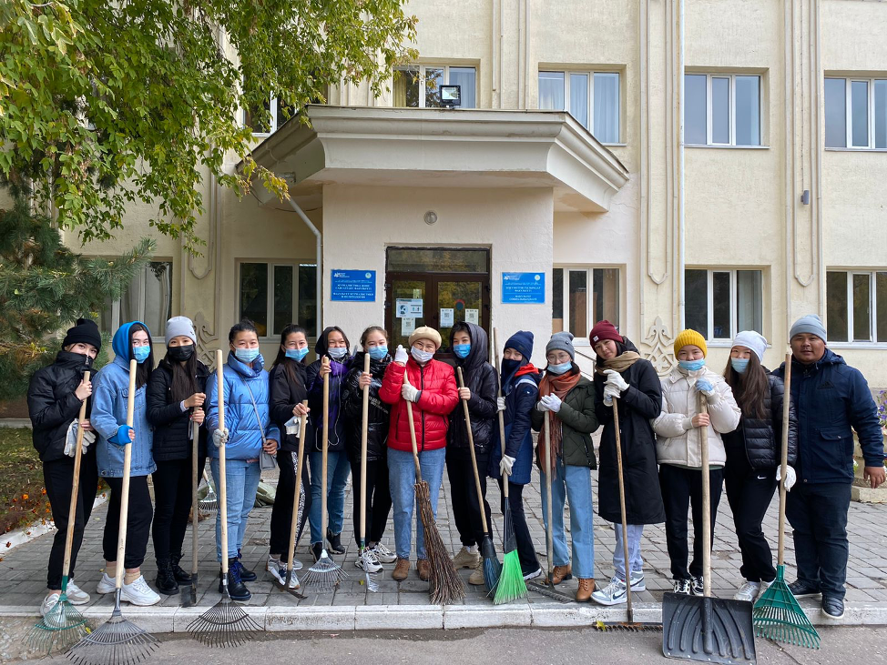 Кафедра социальной педагогики и самопознания приняла участие в акции «World clean up day 2021»